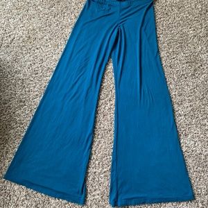 Wide leg stretchy bottoms